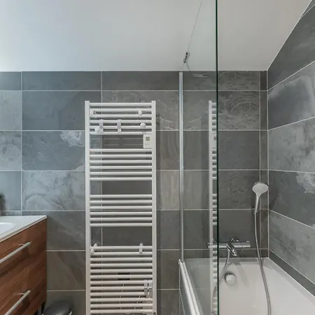 Penthouse Neuf Avec Balcon Sud, Proche Piste, Cheminee, Parking, Wifi - Fr-1-563-155 Apartment *
